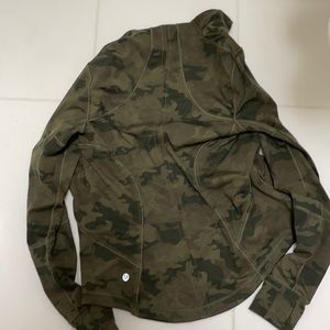Lululemon cameo green jacket size 4